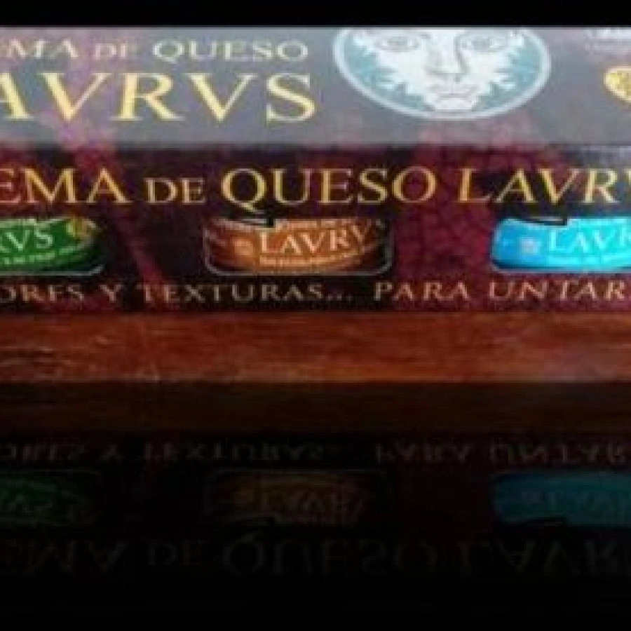 Surtido Gourmet Lavrvs Harina de Boletus · Queso Fundido · Queso Fundido al Vino Tinto de Toro Surtido Gourmet Lavrvs Harina de Boletus · Queso Fundido · Queso Fundido al Vino Tinto de Toro